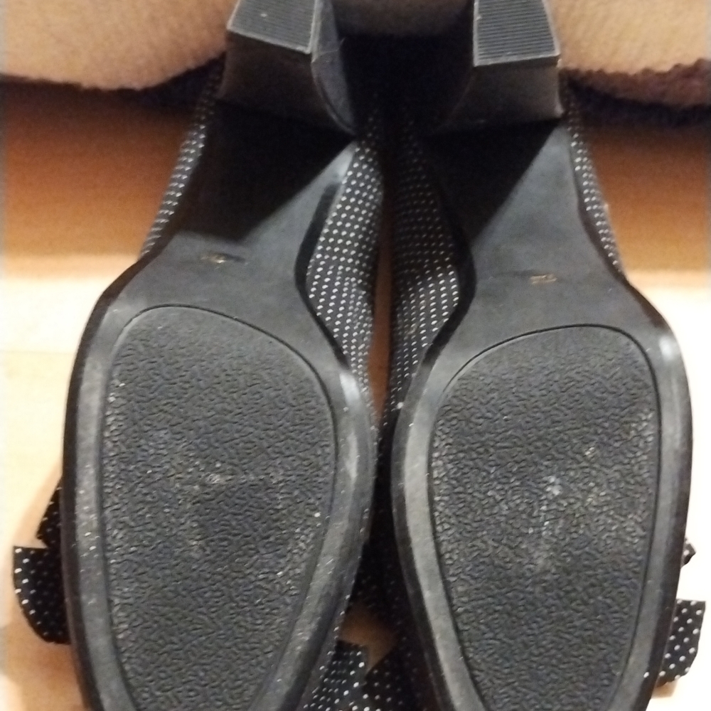 Ann Marino Polka Dot Heels Blk/Wht. Size 7 - Picture 5 of 5